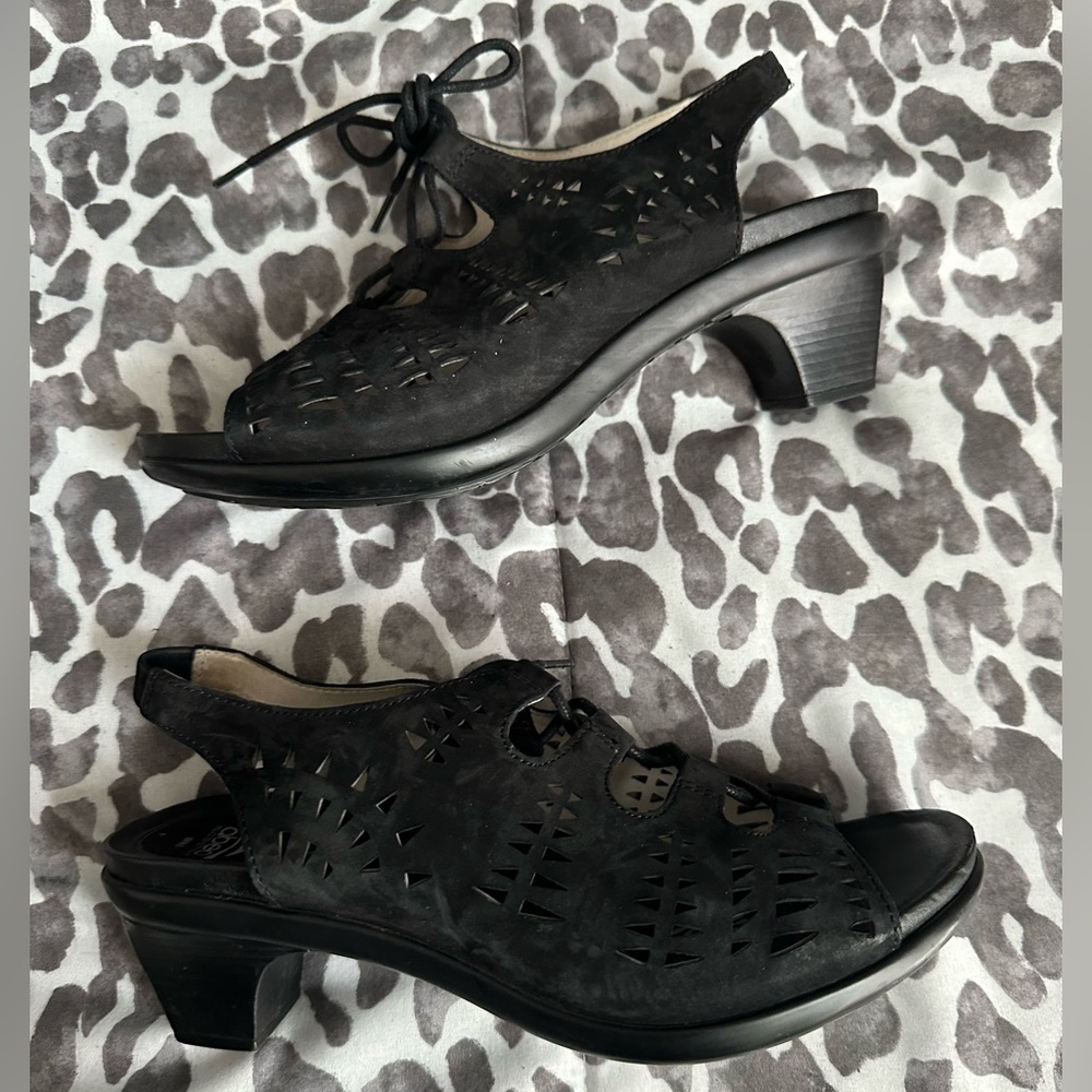 NWOB Abeo black suede sandal sz 9